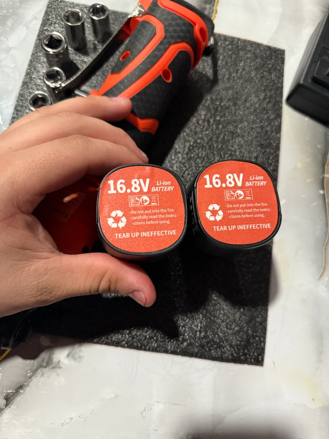 16.8V Cordless Ratchet Wrench Set with Charger and Batteries - photo 4