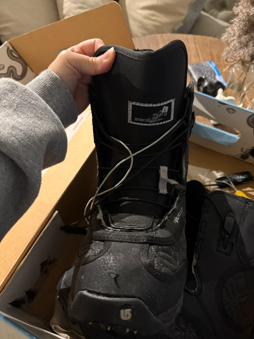 Free Burton Emerald Snowboard Boots + Bindings. - photo 3
