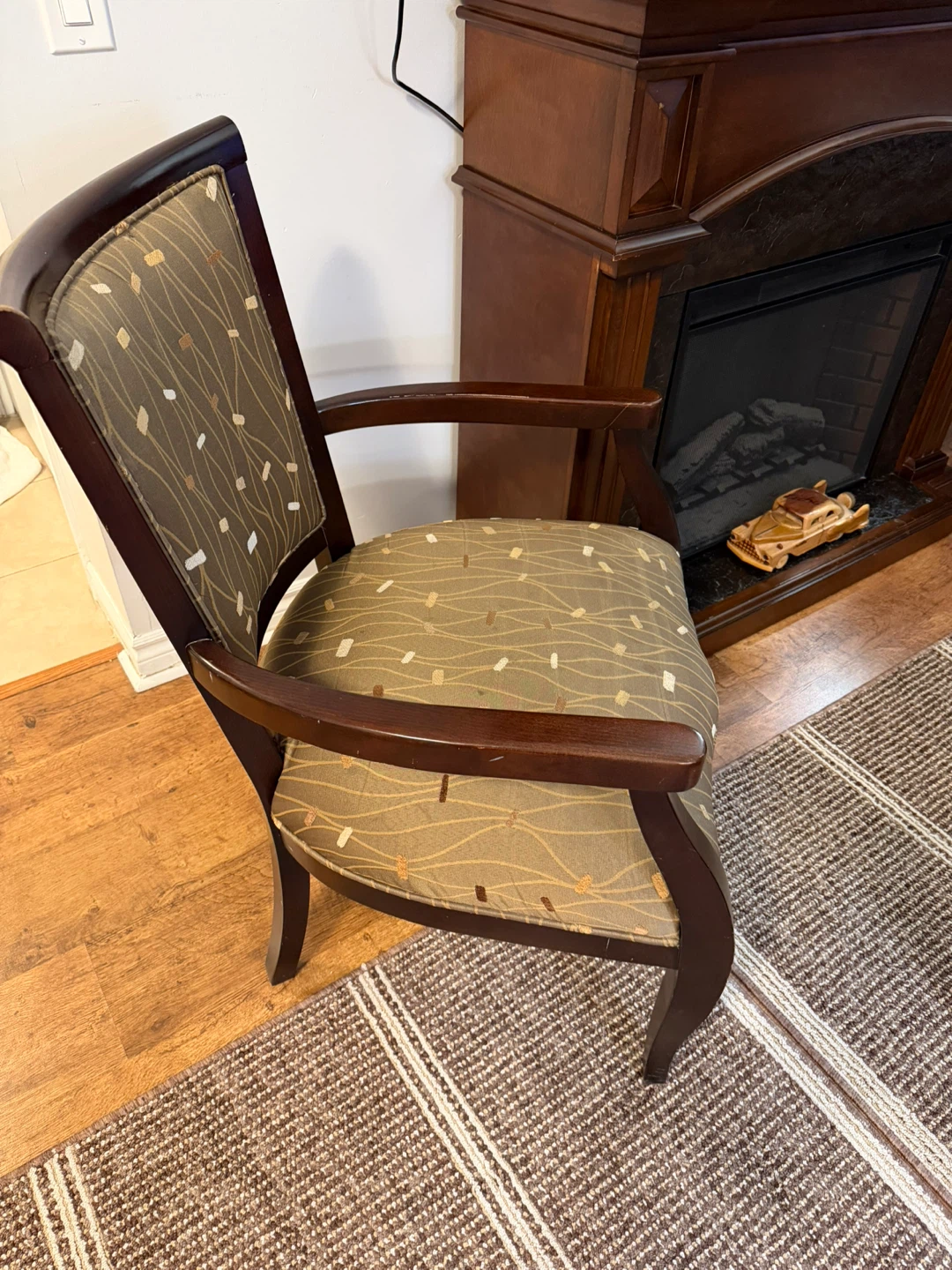 Accent chair - photo 2
