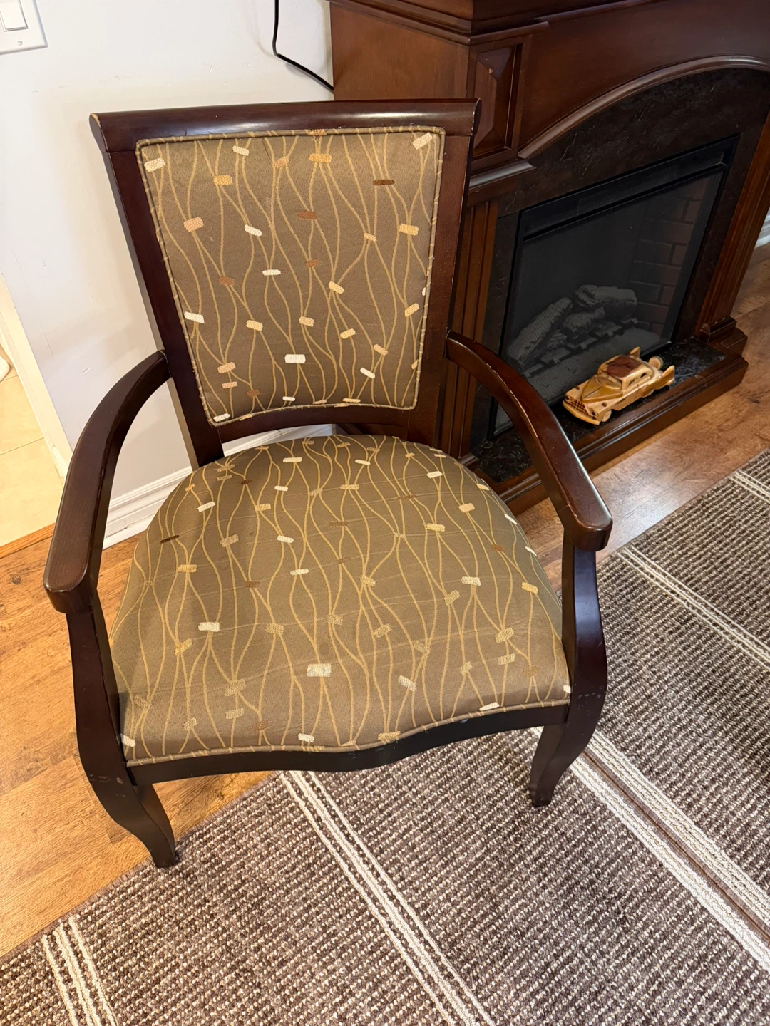 Accent chair