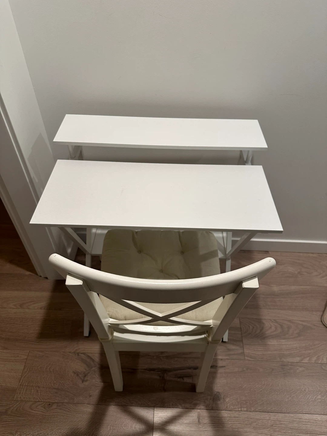 Desk and chair - photo 3