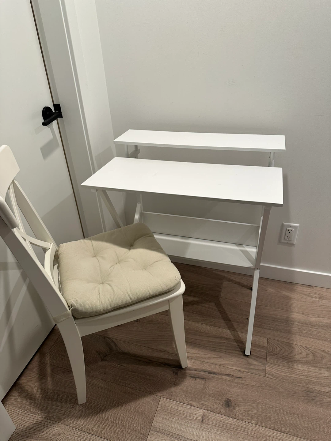 Desk and chair - photo 2