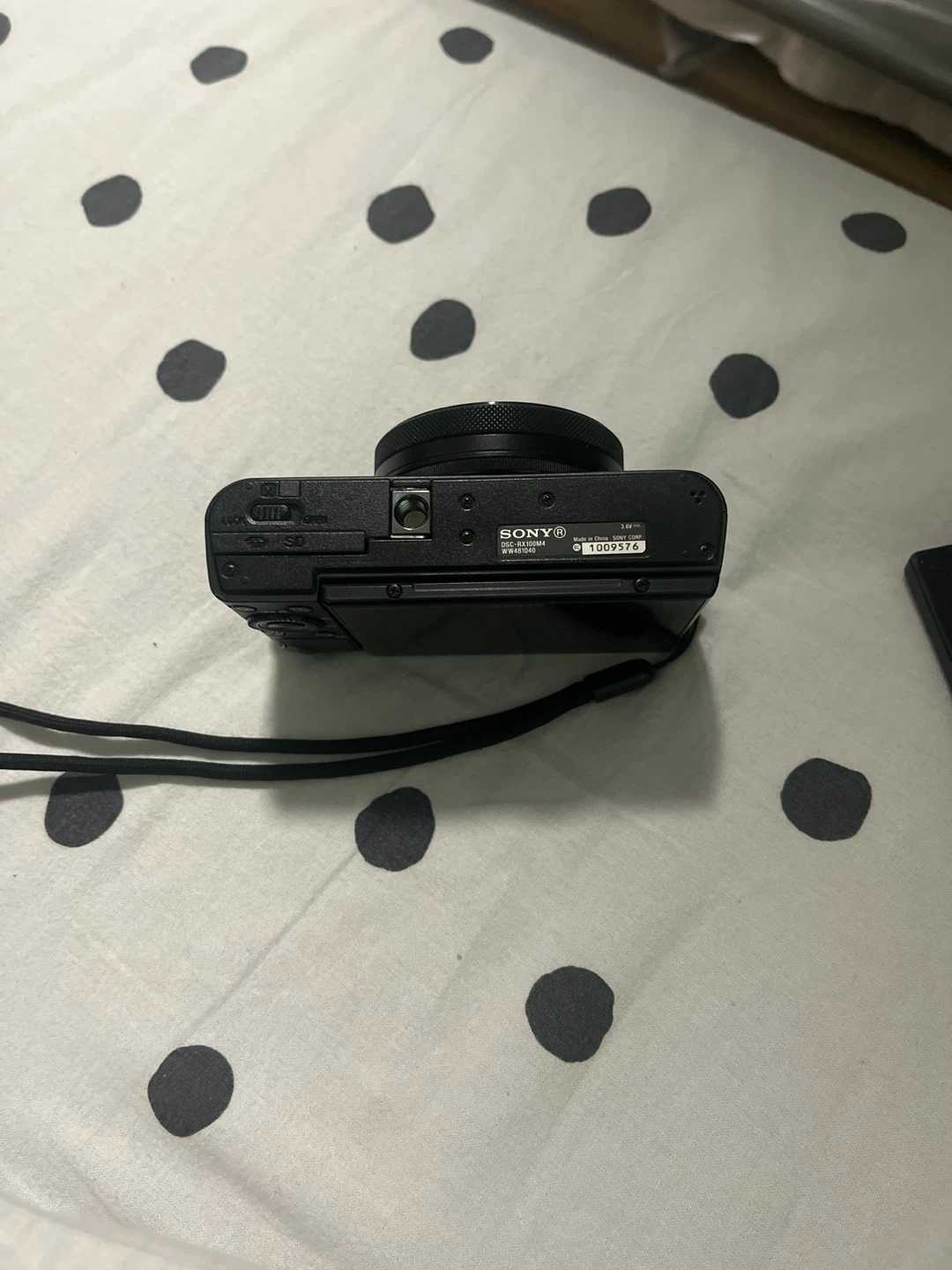 Sony Cyber-shot DSC-RX100 V Digital Camera - photo 3