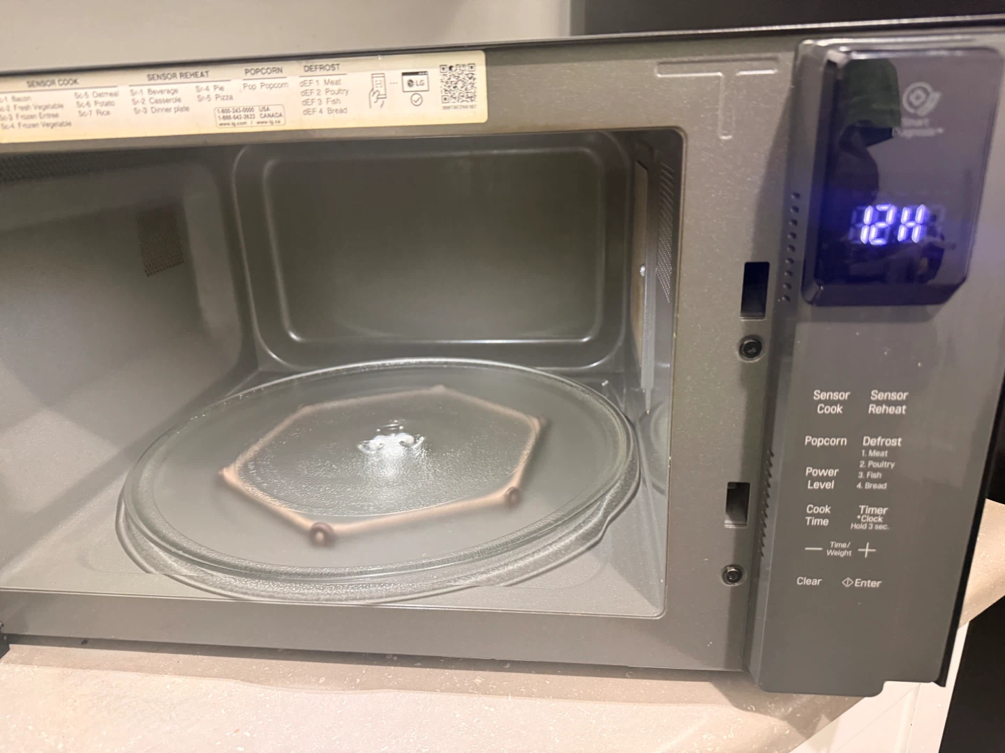 LG Microwave Oven - photo 2