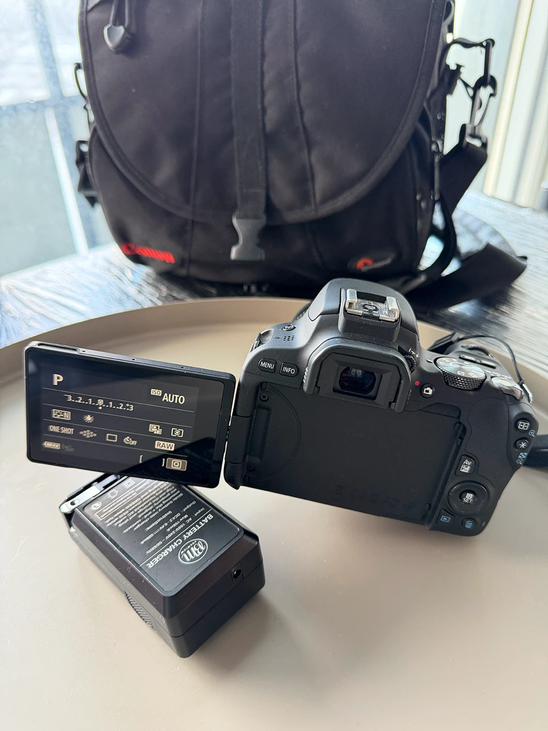Canon EOS Rebel SL2 200D DSLR Camera For Vlog+Lowepro Bag - photo 2