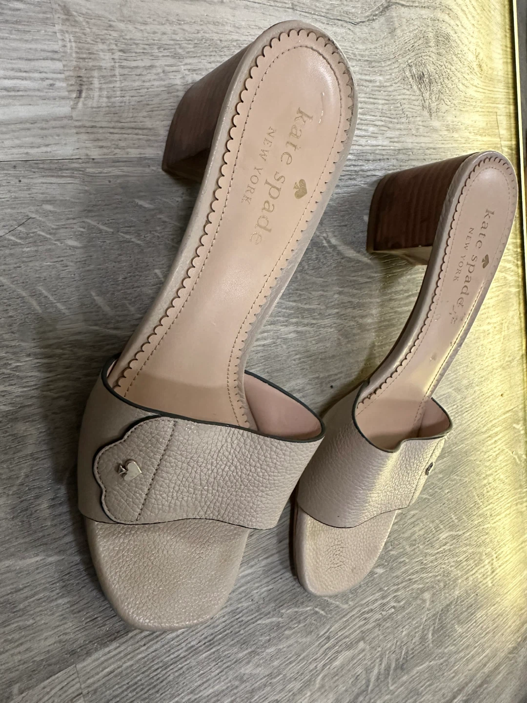Kate Spade Beige Leather Slide Heels Size 6.5B - photo 2