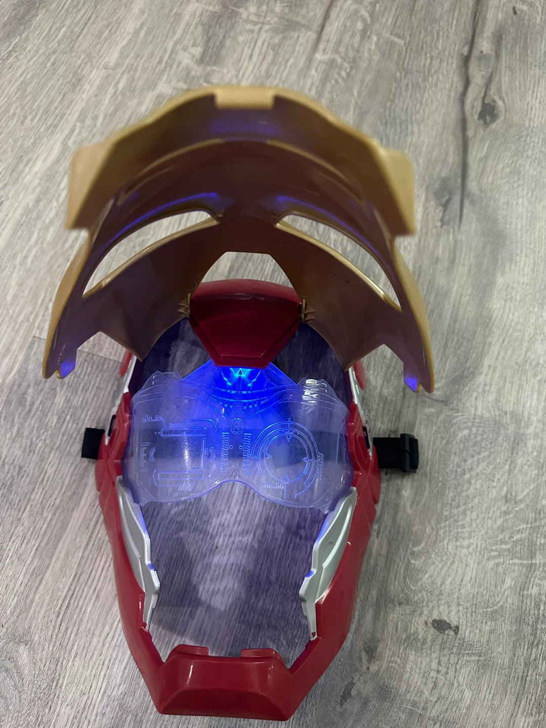 Iron Man Light-Up Mask - photo 2