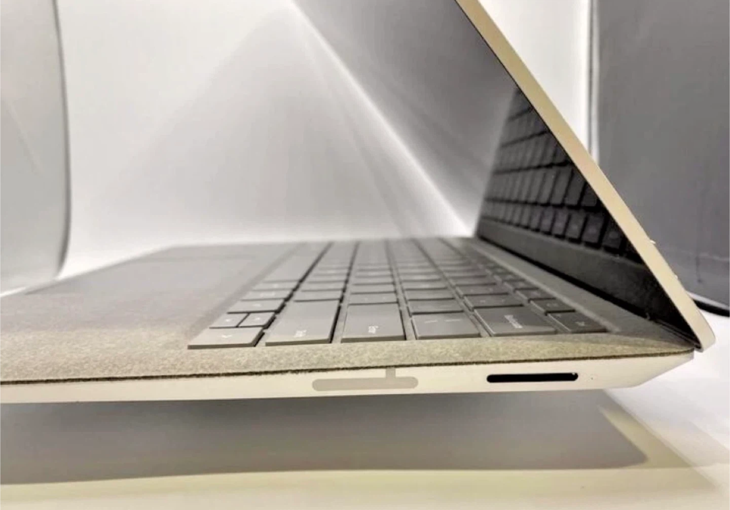 Microsoft Surface Laptop - Touchscreen - photo 4