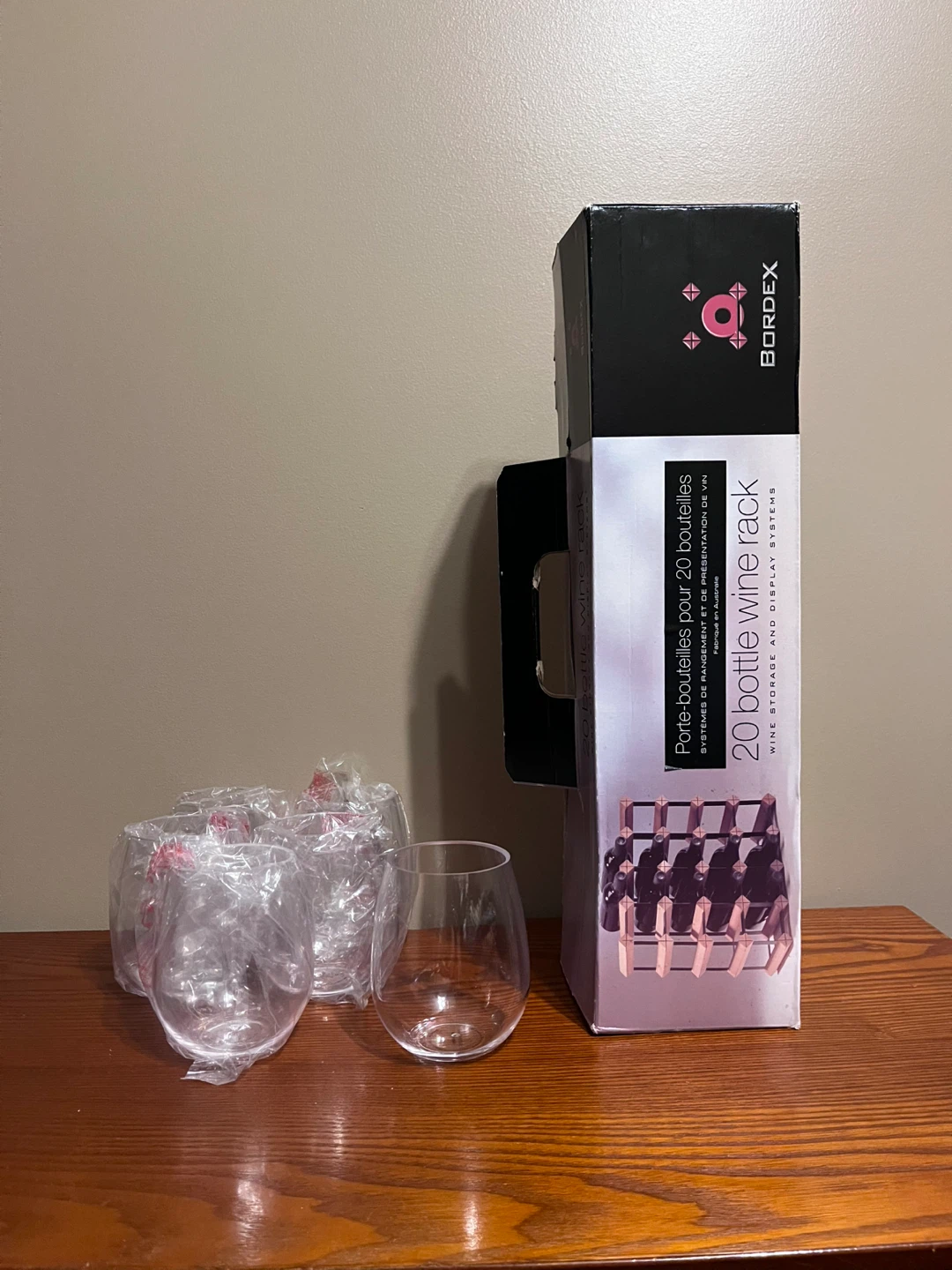 WINE STORAGE RACK & 6 ACRYLIC STEMLESS WINE GLASSES