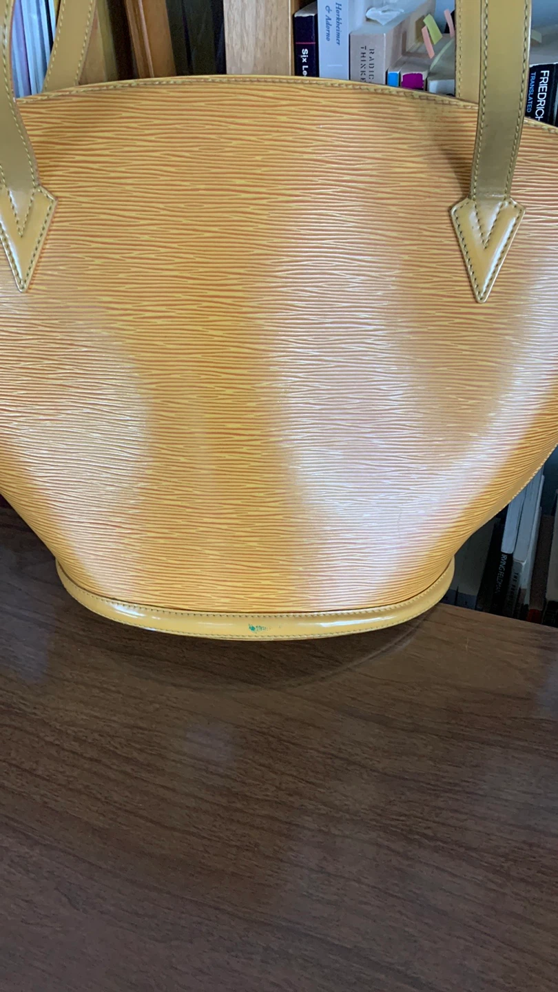 Louis Vuitton Epi Leather Shoulder Bag - photo 5
