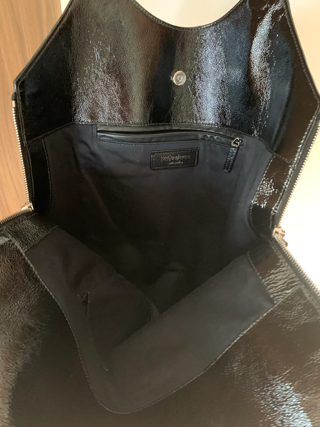 Yves Saint Laurent Black Patent Leather Tote Bag - photo 5