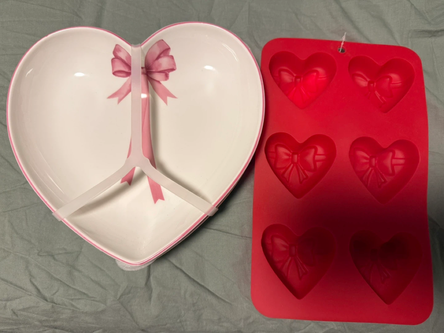 Heart-shaped silicone tray and Plates