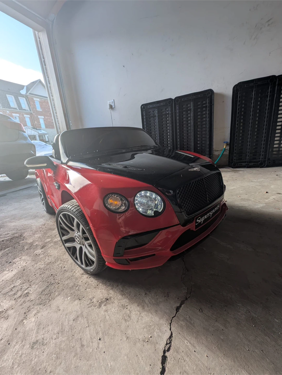 Kidsquad Bentley 12V Ride On - Red and Black - photo 2