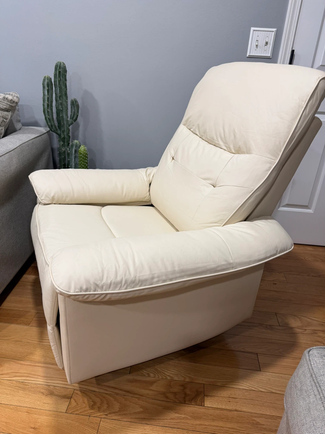Cream Recliner Chair with Footrest - photo 2