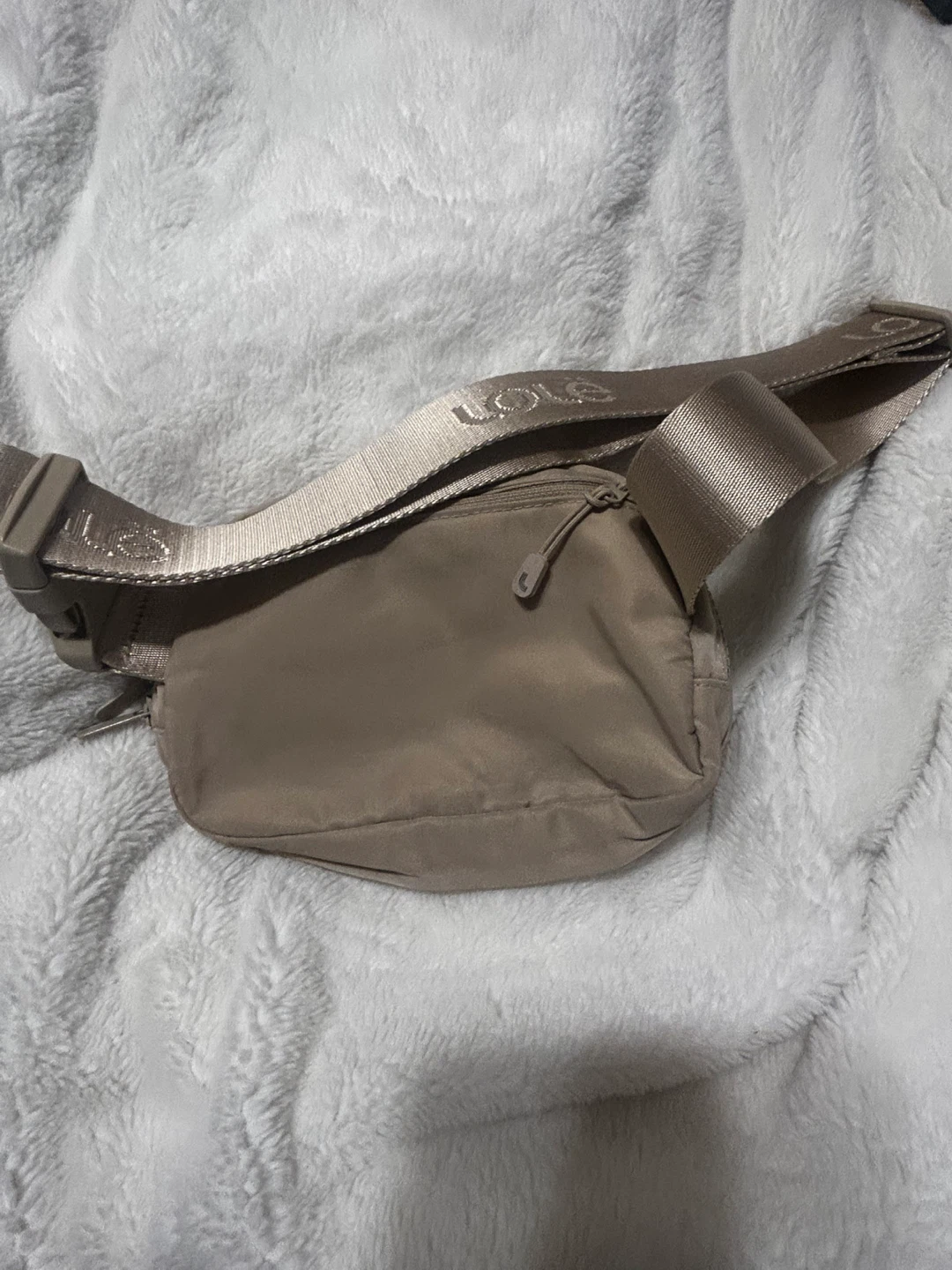 LOLE Belt Bag - photo 2