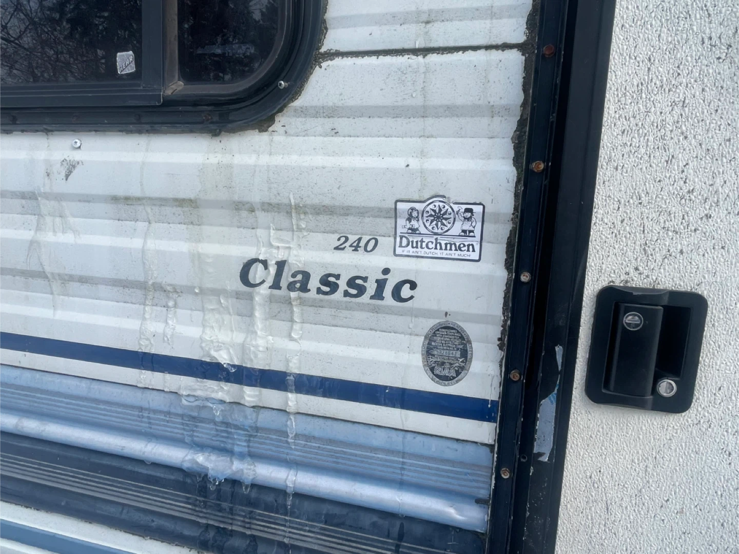 Dutchmen Classic Travel Trailer - photo 2