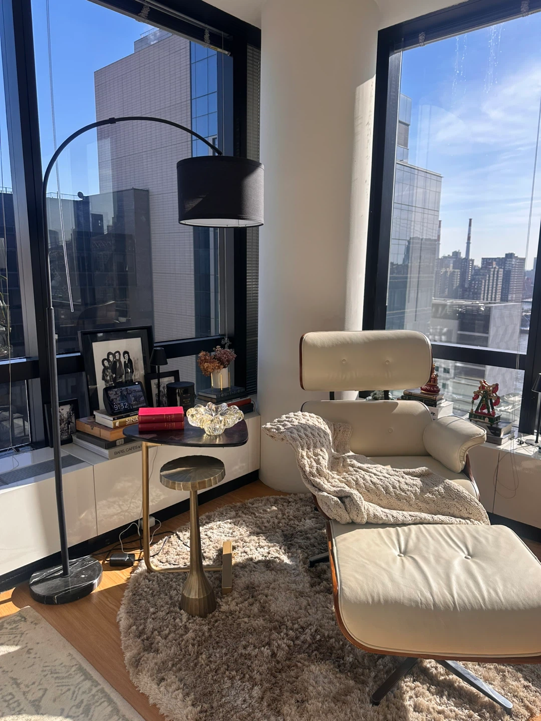 Black Arc Floor Lamp with Marble Base