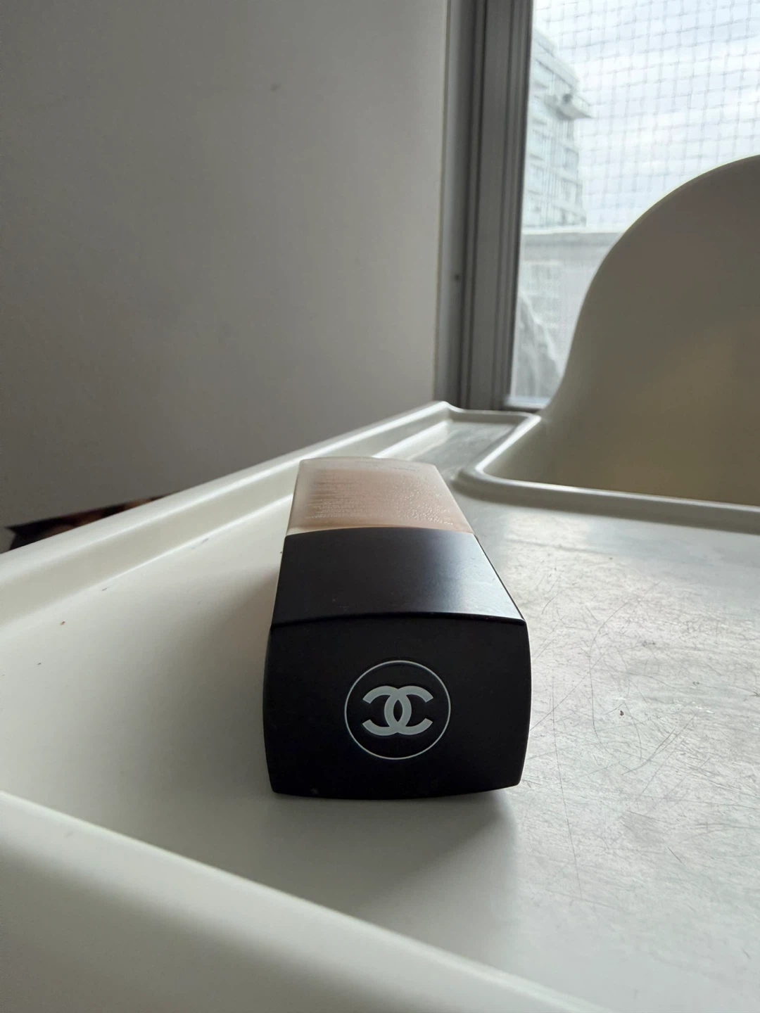 Chanel Ultra Le Teint Ultrawear Flawless Finish Foundation BD51 - photo 4