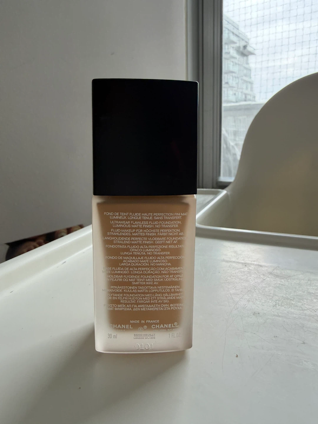 Chanel Ultra Le Teint Ultrawear Flawless Finish Foundation BD51 - photo 2