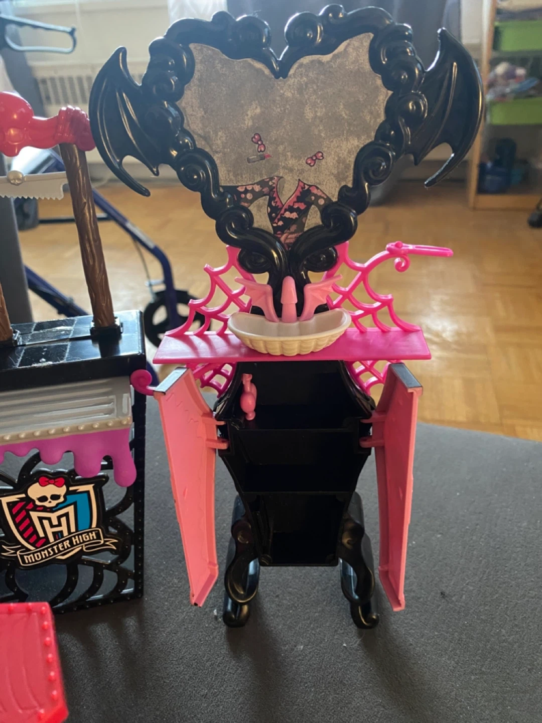 Monster High Doll and Vanity Set - photo 3