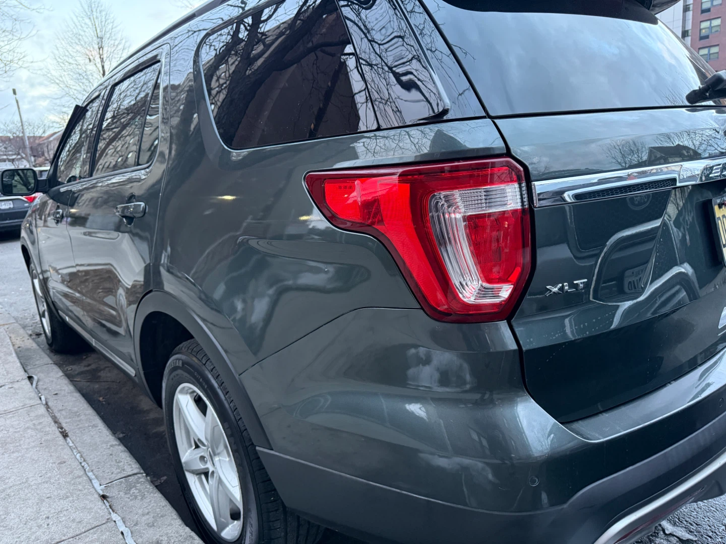 2016 Ford Explorer XLT SUV - photo 3