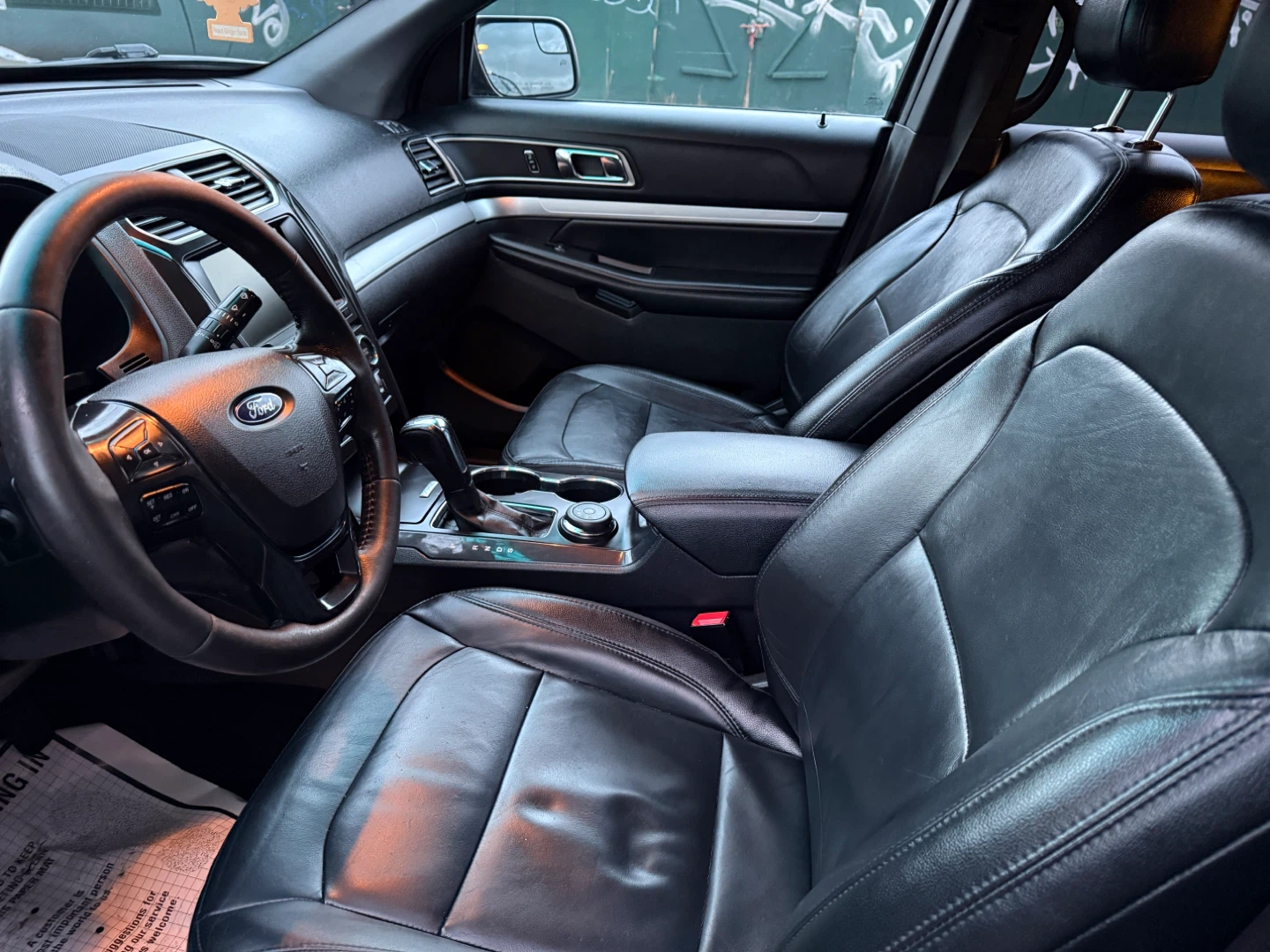 2016 Ford Explorer XLT SUV - photo 4