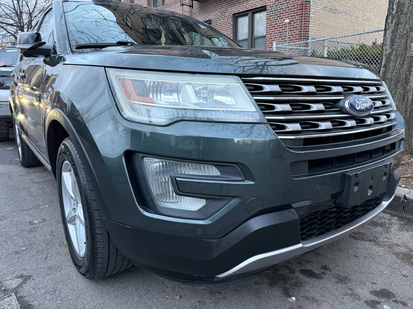 2016 Ford Explorer XLT SUV - photo 2