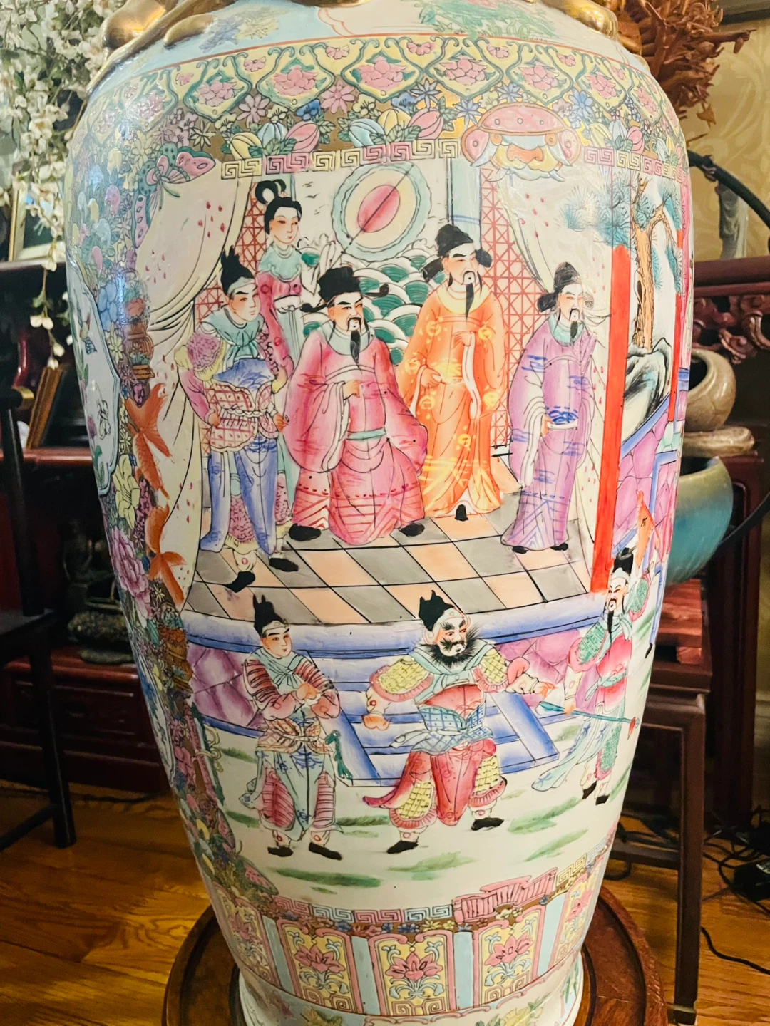 Large Decorative Porcelain Vase with Scenes - photo 2