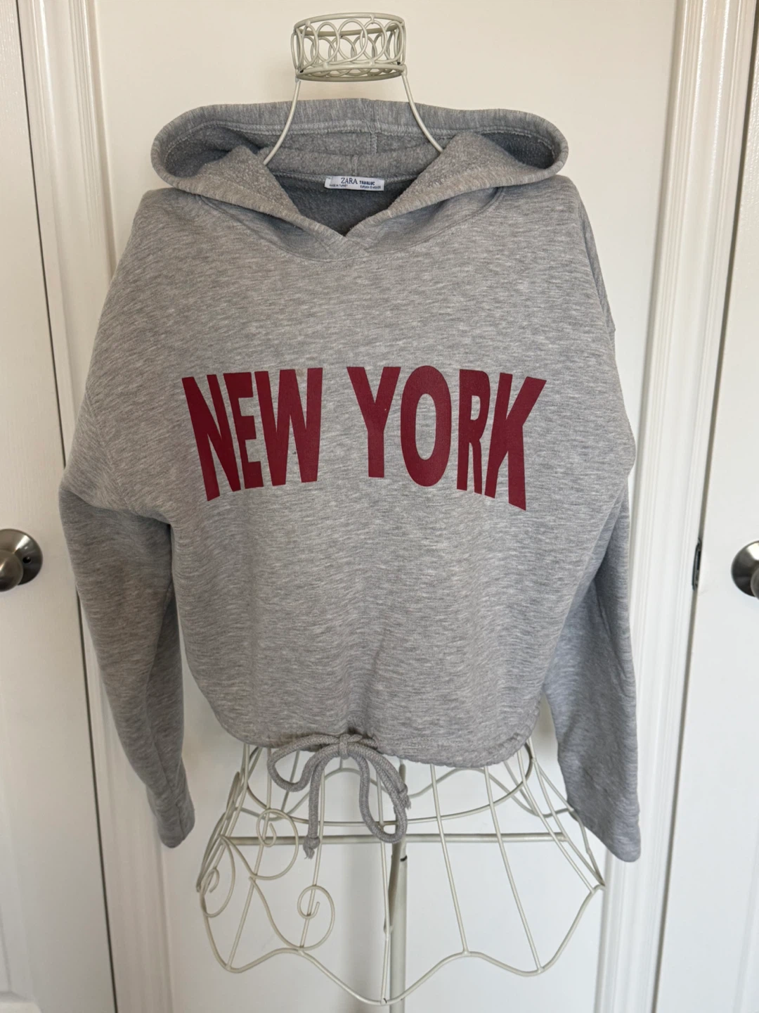 Grey Zara “New York” Cropped Hoodie Size S-Reduced!