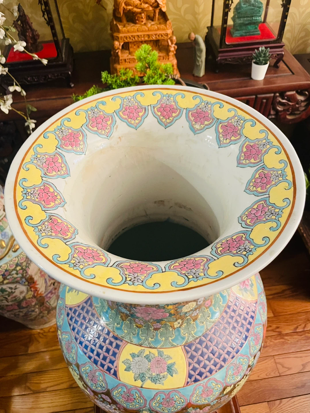 Large Decorative Porcelain Vase - photo 4