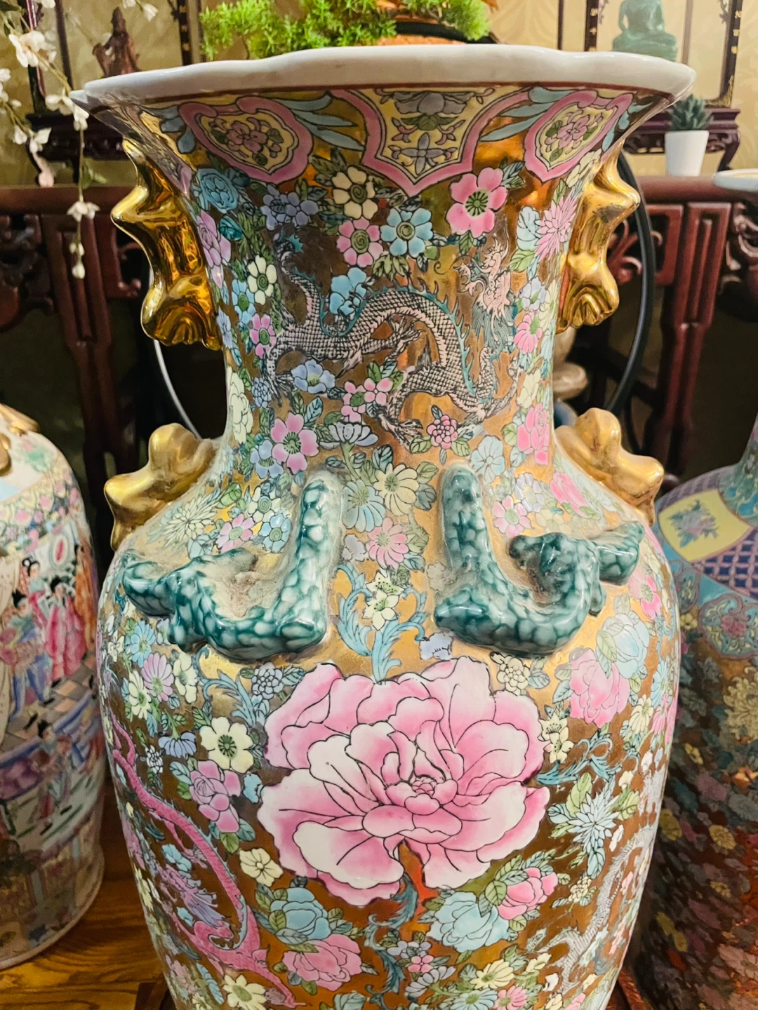 Large Vintage Porcelain Vase with Dragon and Floral Motif - photo 4