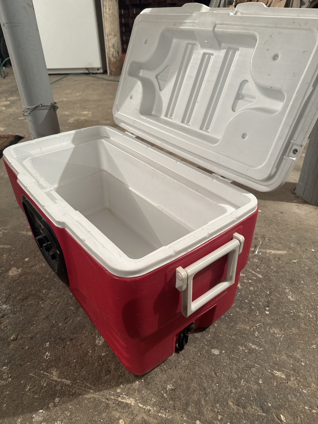 Coleman Cooler with Built-in Speaker - photo 3