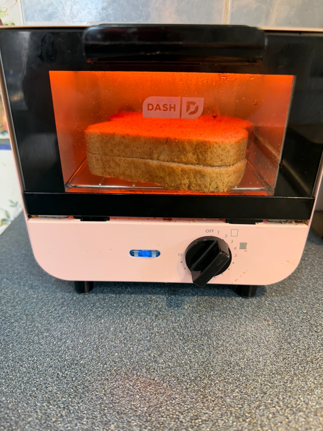 🧡Dash Toaster Oven with 2 Slices of Bread