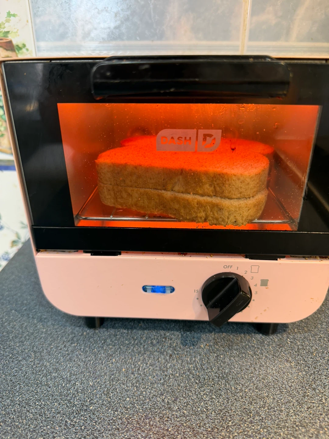 🧡Dash Toaster Oven with 2 Slices of Bread - photo 2