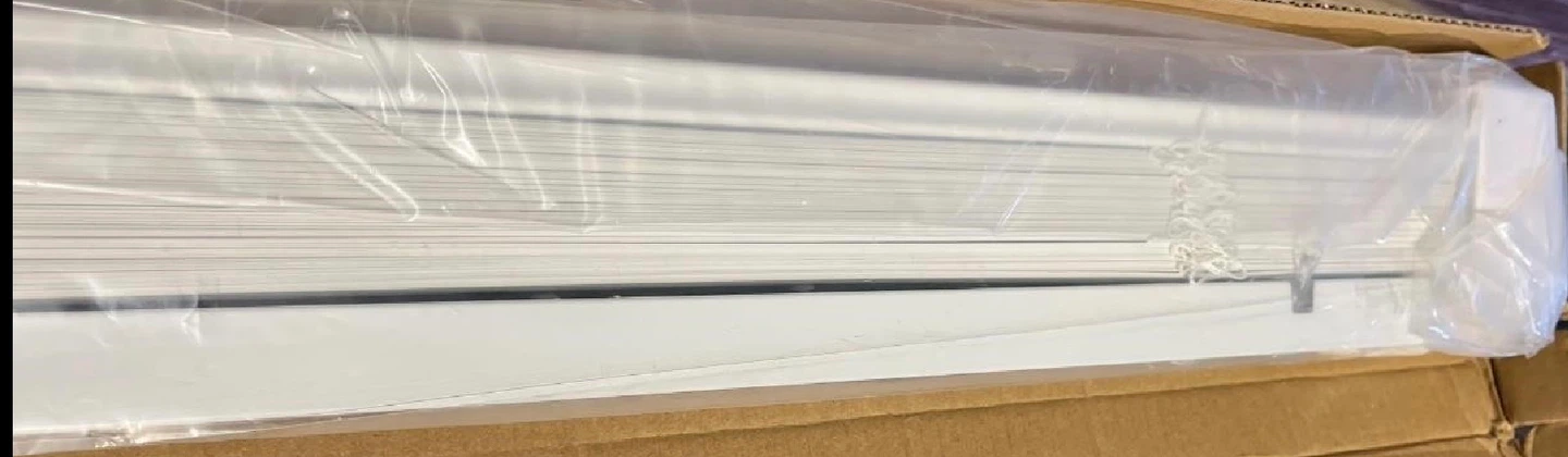 White Vinyl Window Blinds (37.5”x64”) - photo 4