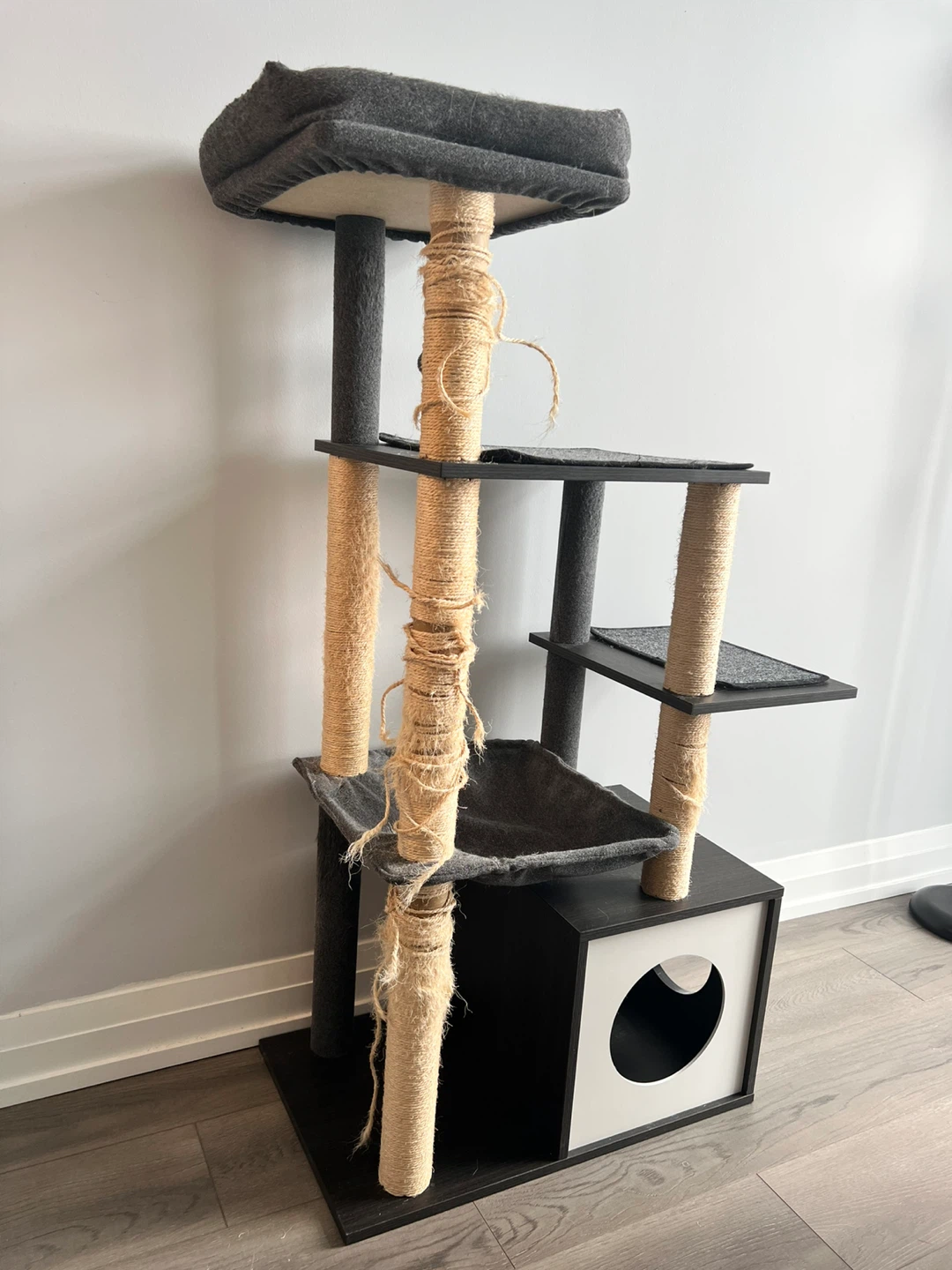 MUST GO BY MONDAY! - cat tree