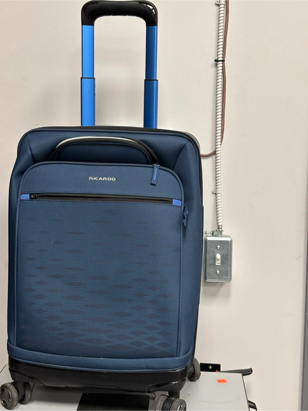 Ricardo Navy Blue Rolling Suitcase - photo 4