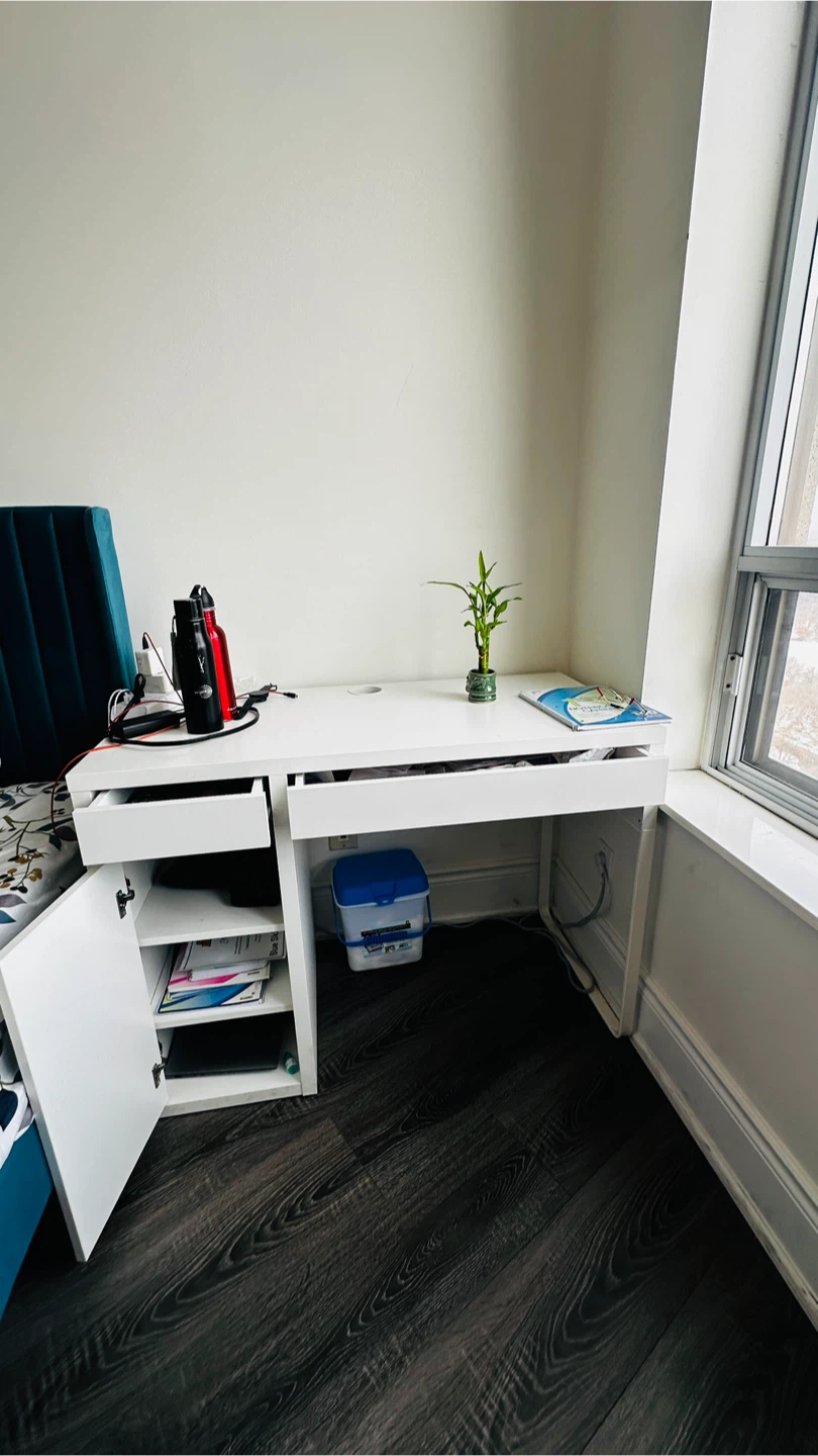 IKEA MICKE Desk- White
