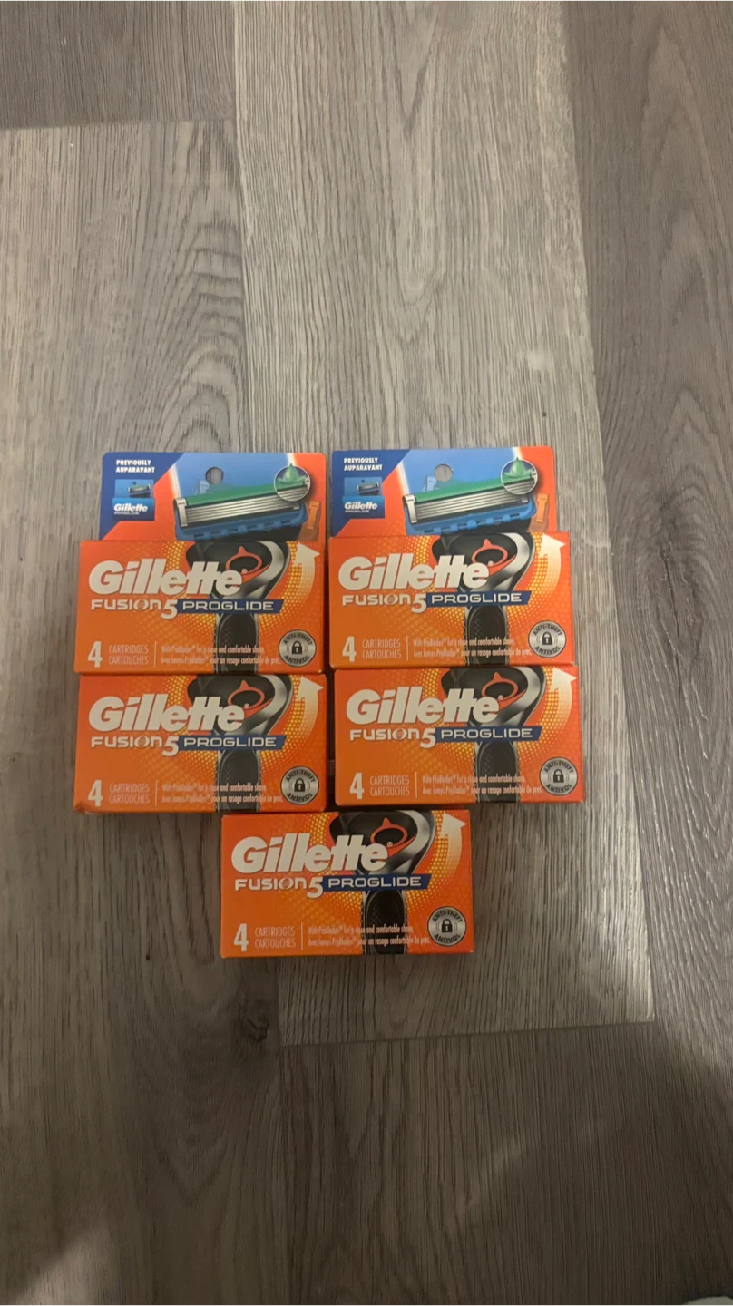 Gillette Fusion5 ProGlide & Labs Razors & Cartridges Bundle - photo 3