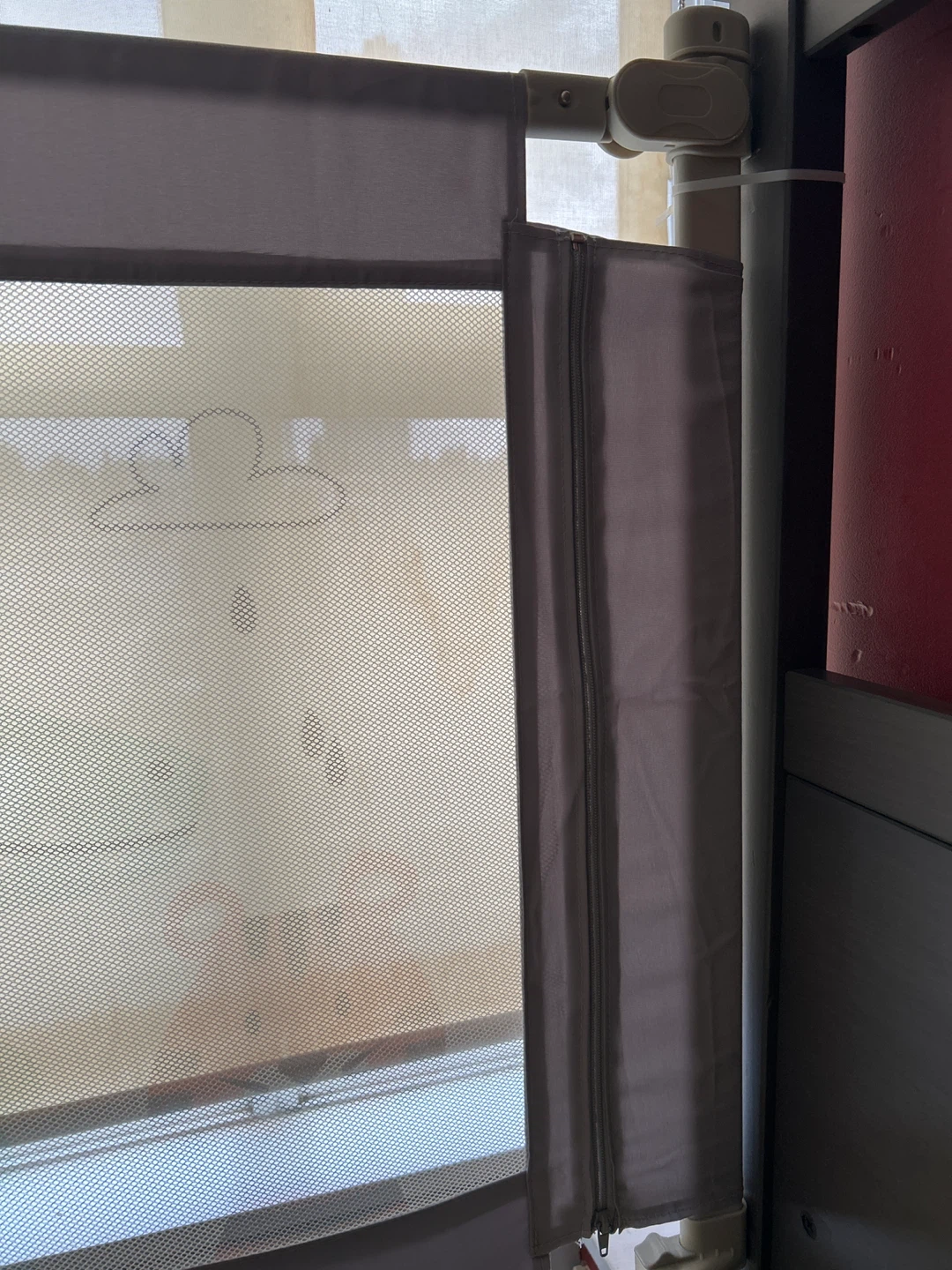 Baby Gate Mesh Safety Barrier - photo 3