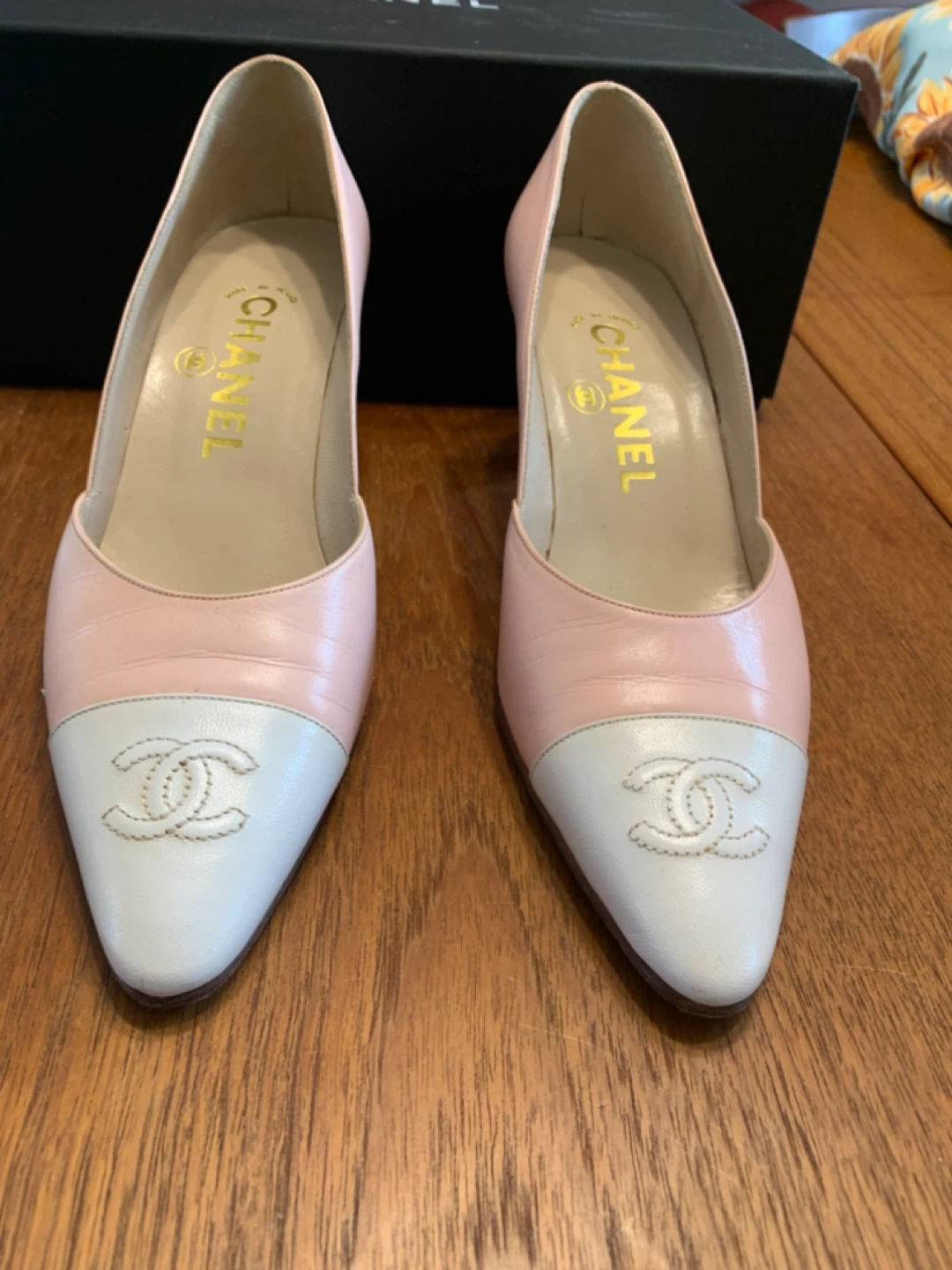 Chanel Pink & White Cap Toe Heels Size 36 - photo 2