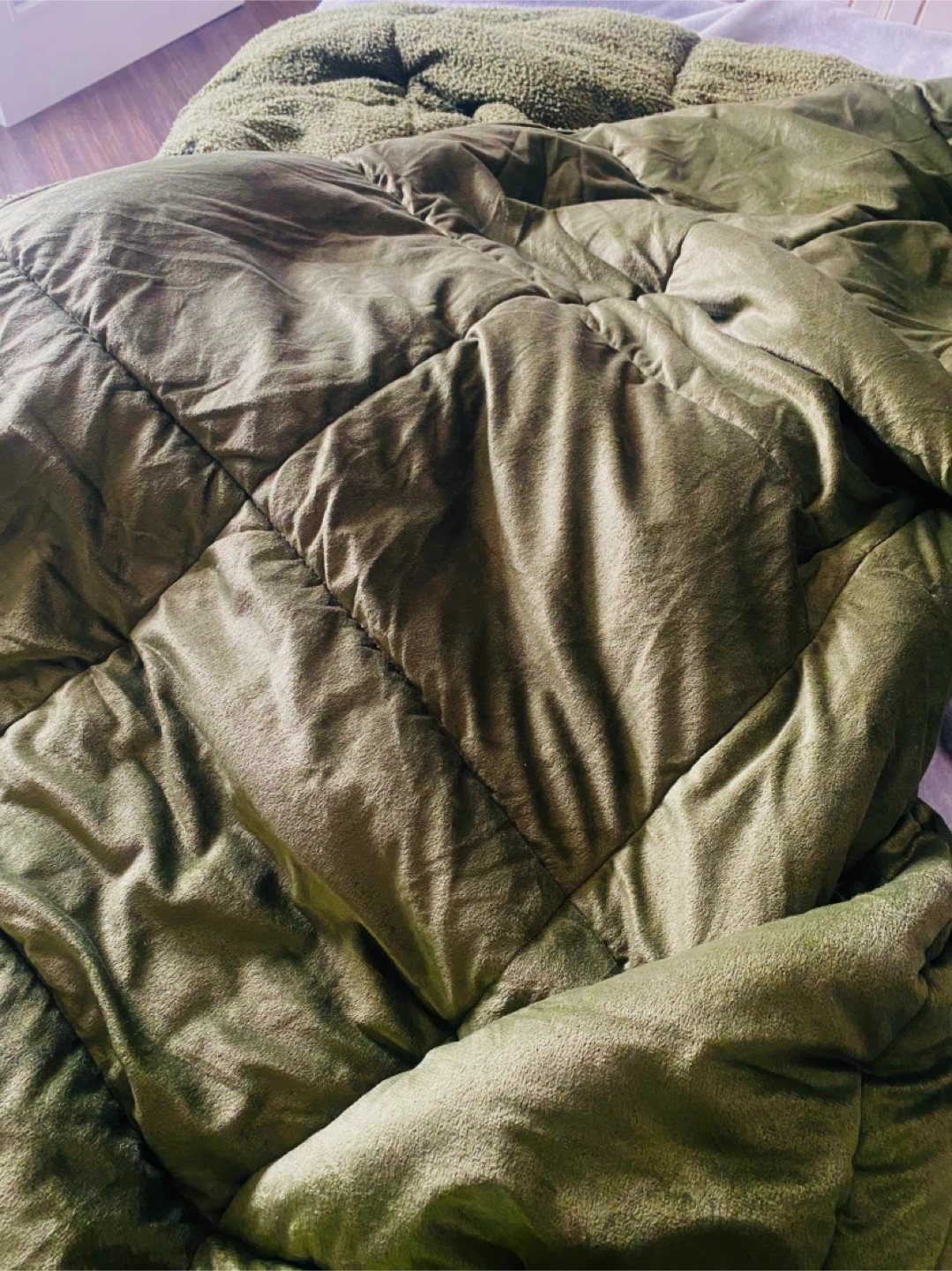 forest green comforter & pillow covers, black sheet included - photo 3
