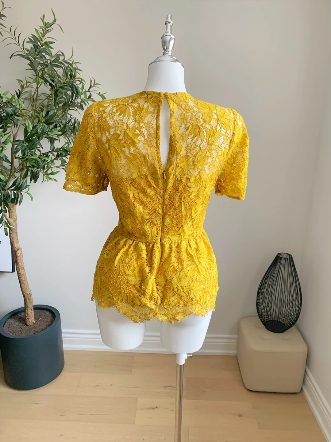 ZARA Yellow Lace Peplum Top XS - photo 4