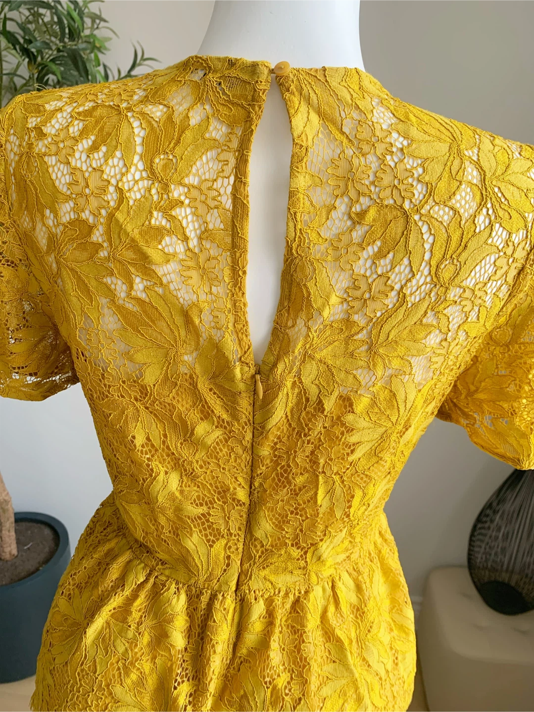 ZARA Yellow Lace Peplum Top XS - photo 3