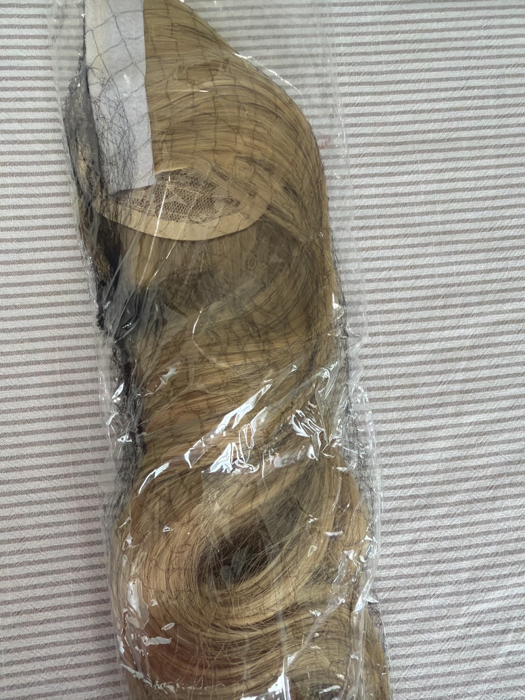 Wavy Blonde Wrap-Around Ponytail Extension - photo 2