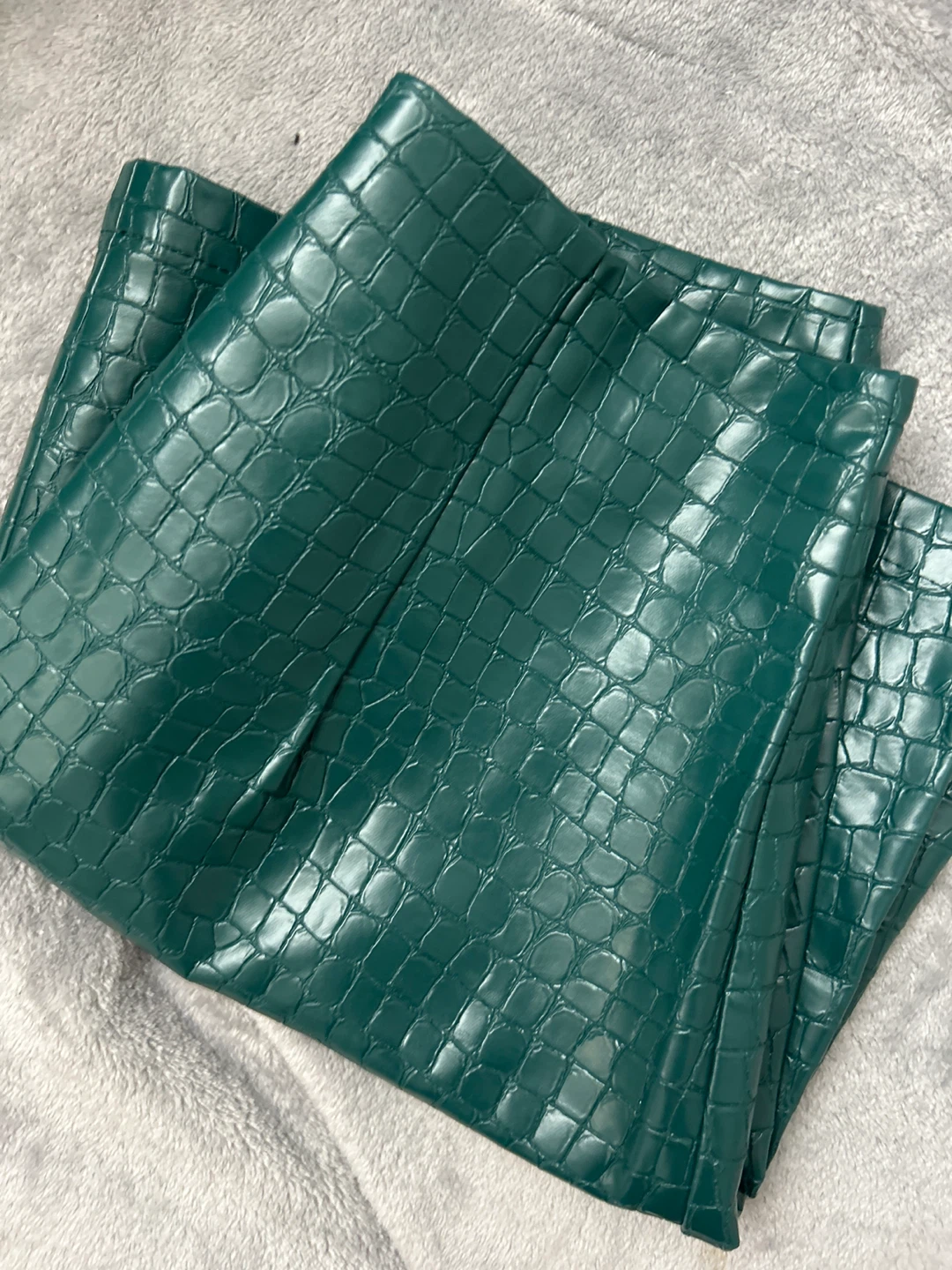 Dynamite Green Faux Croc Mini Skirt Size 5 - photo 3