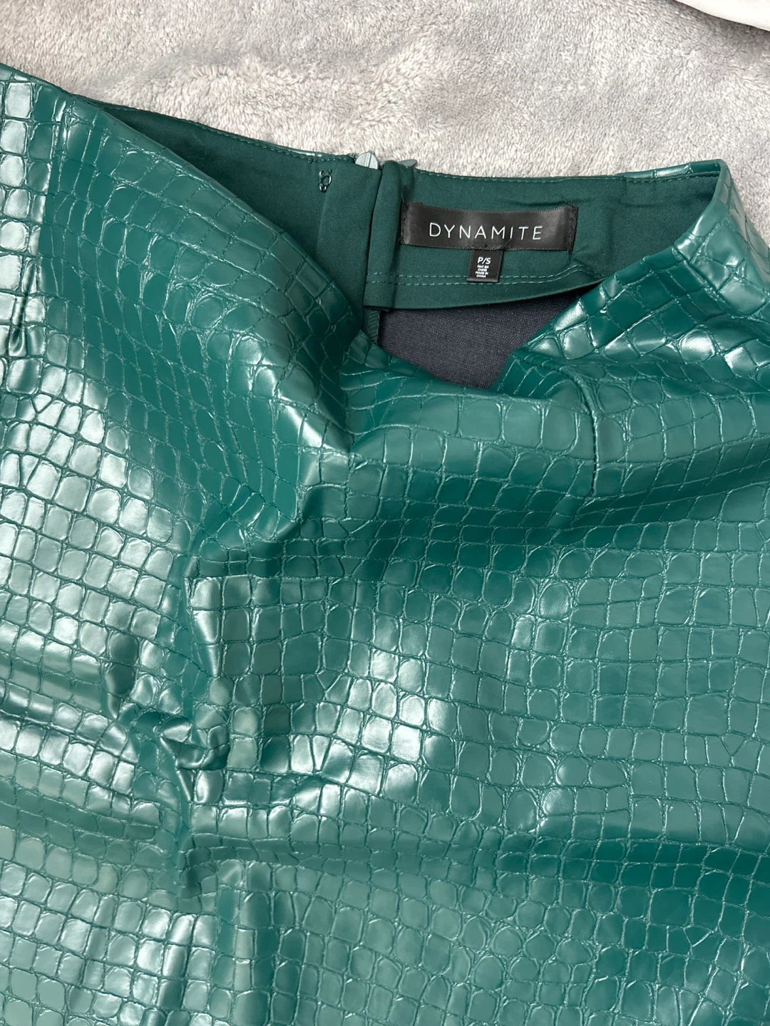 Dynamite Green Faux Croc Mini Skirt Size 5 - photo 2