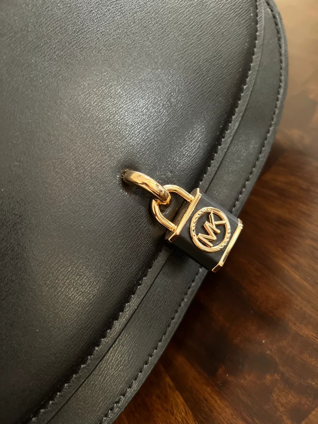 Michael Kors Mila Black Leather Shoulder Bag - photo 3