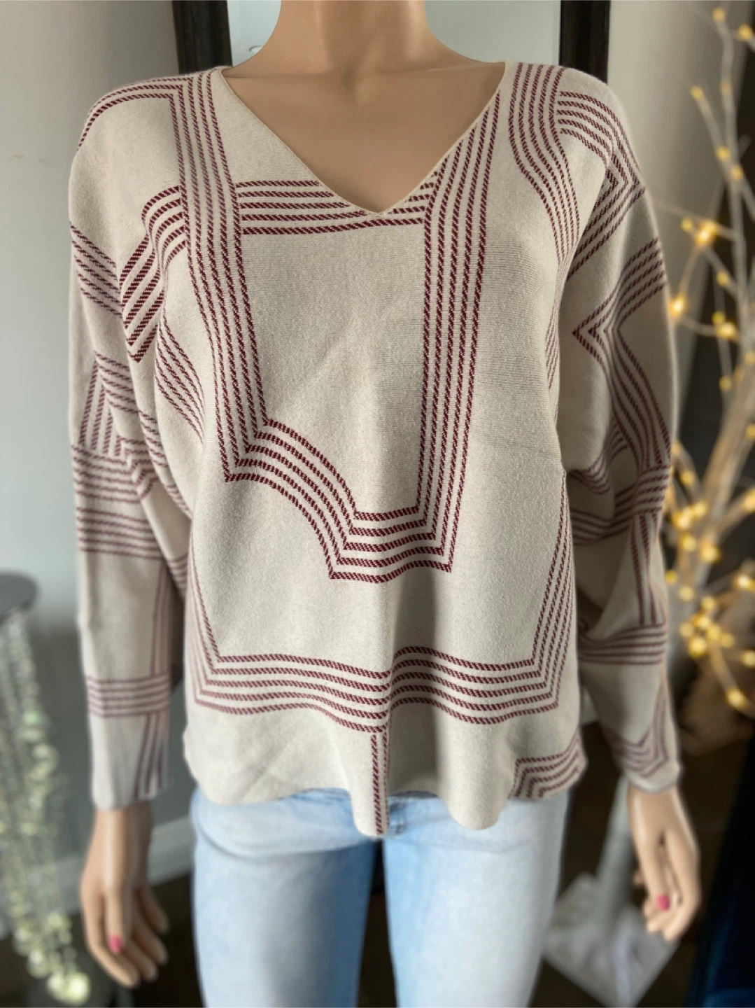 🧡 H&M Women's Beige Geometric Print V-Neck Sweater M 🧡 - photo 2