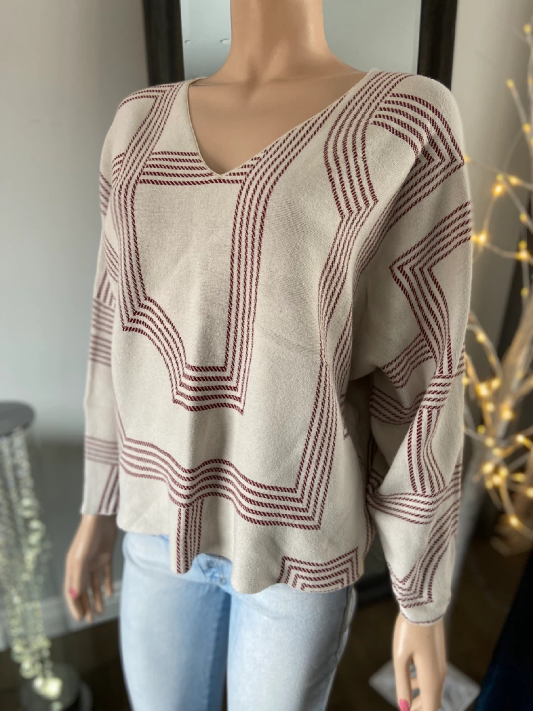 🧡 H&M Women's Beige Geometric Print V-Neck Sweater M 🧡 - photo 4